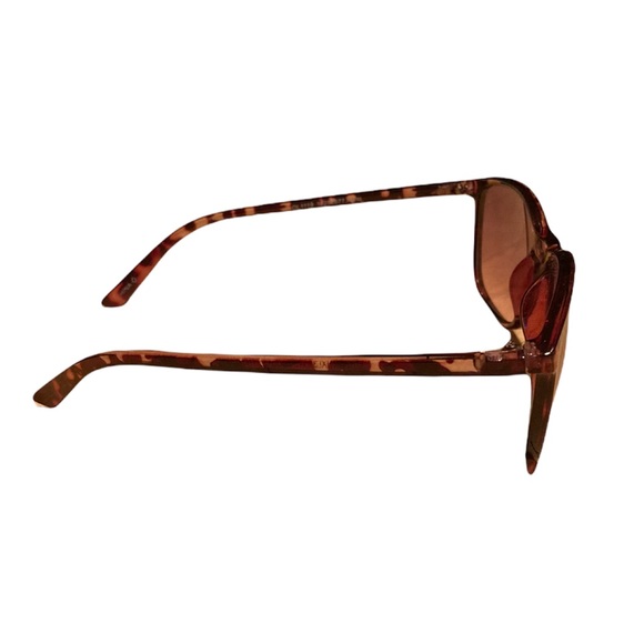 ⚜️Sunsentials Cheetah Print Sunglasses! - Picture 2 of 5